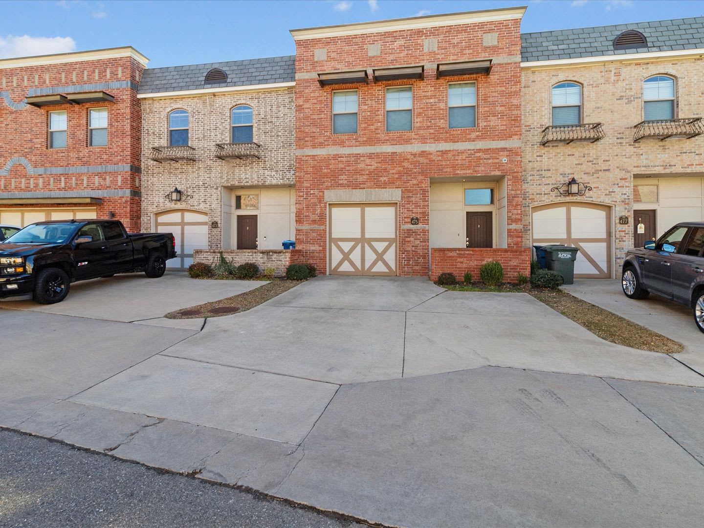 Move In Special Gorgeous Newer 2Br 2 5Ba Townhome – photo 4
