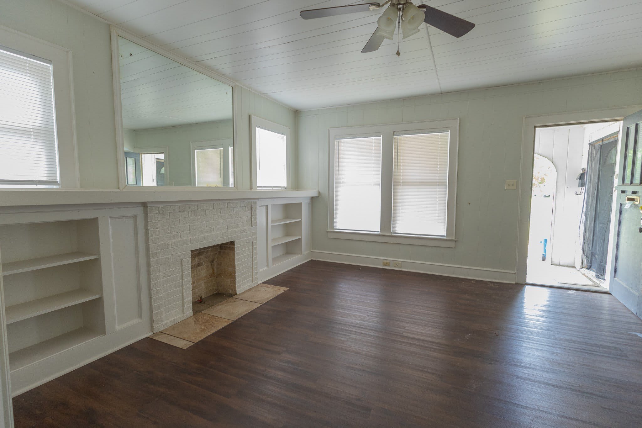 2913 Homan Avenue – photo 4