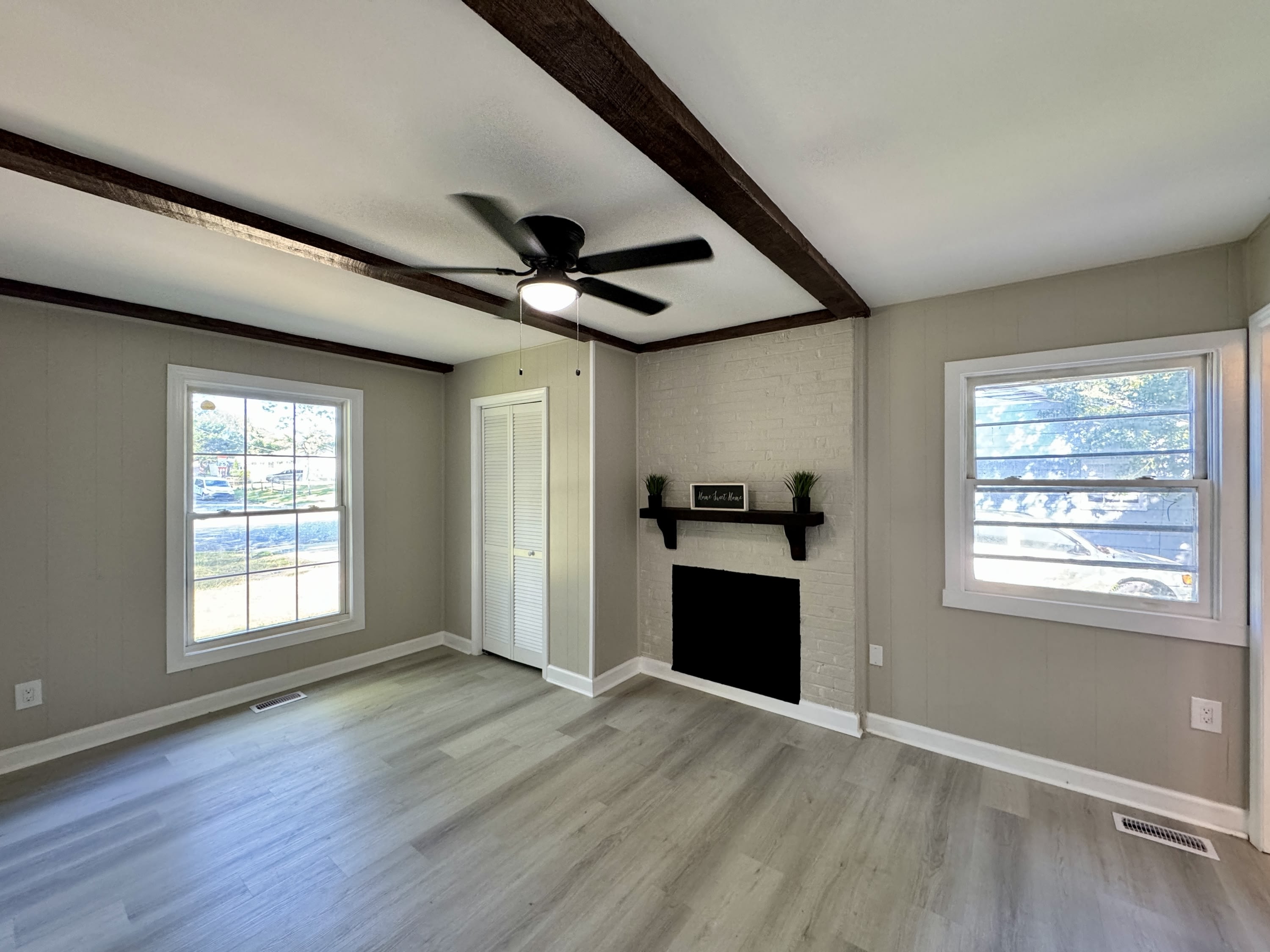 2401 Phoenix Drive – photo 3