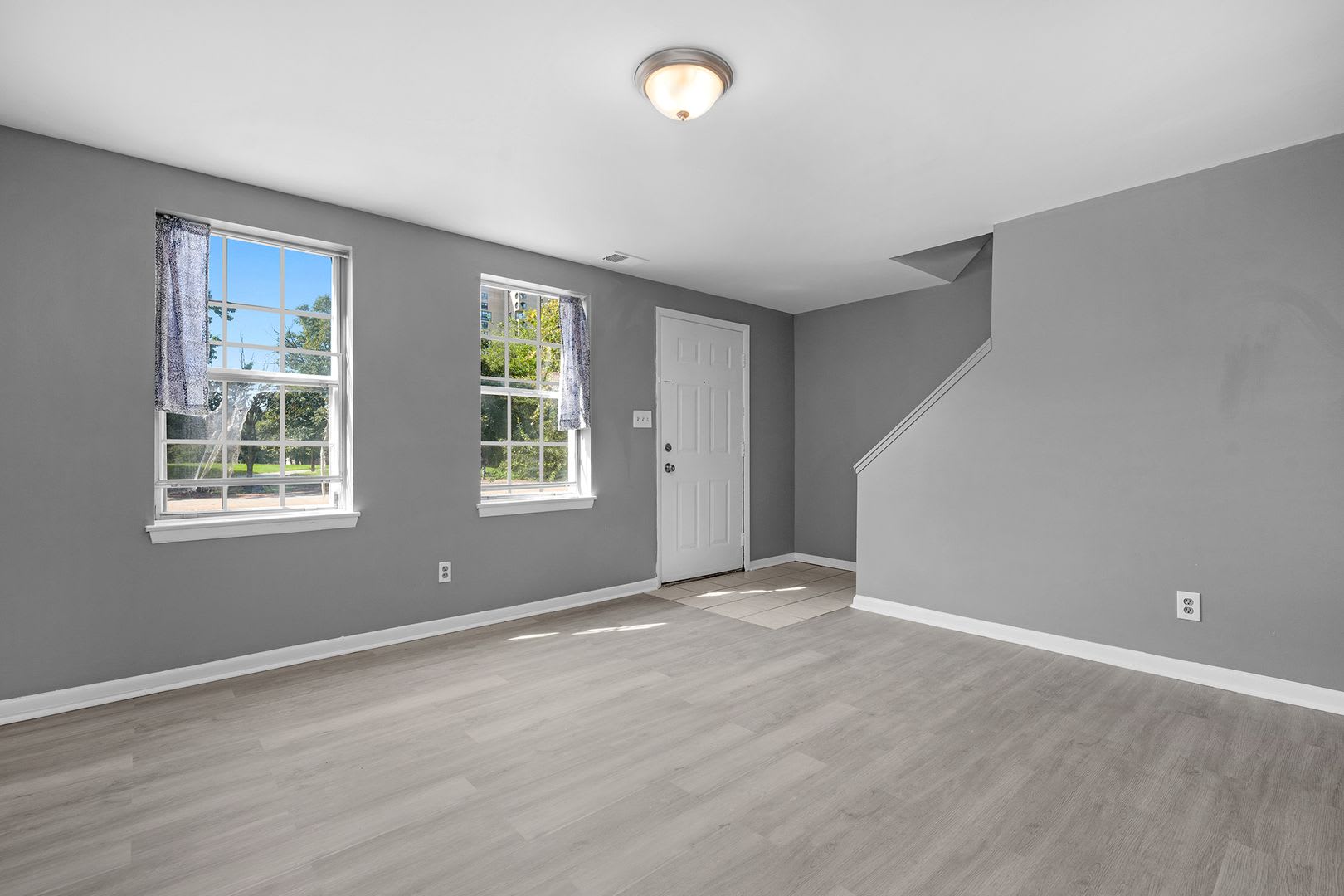 Newly Renovated 3 Bedroom in Old Town Baltimore! – photo 5