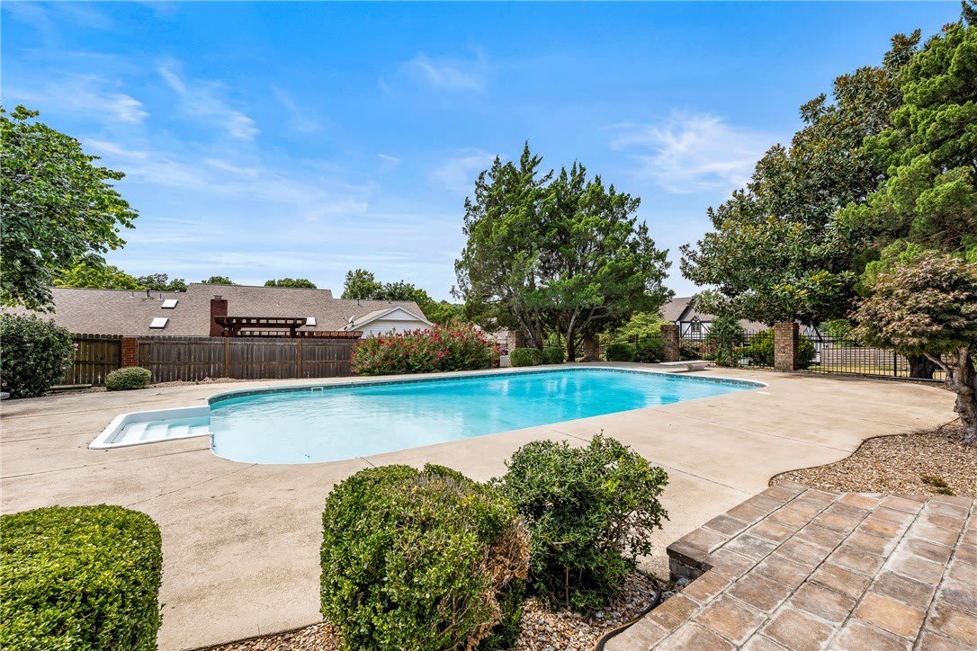 211 El Contento Drive – photo 2
