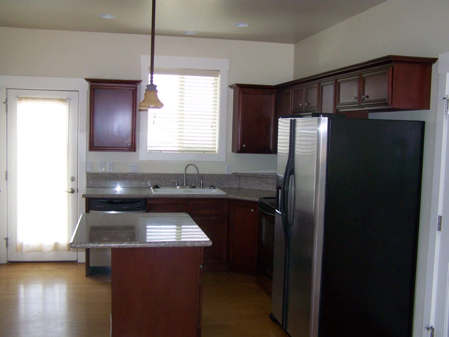 812 W Oregon Ave – photo 2