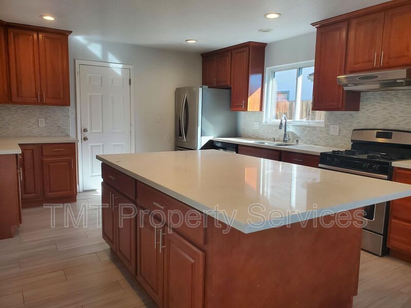 9002 Salmon Falls Dr – photo 3