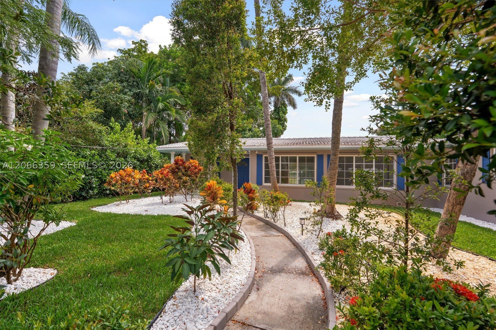 11770 Griffing Blvd – photo 1