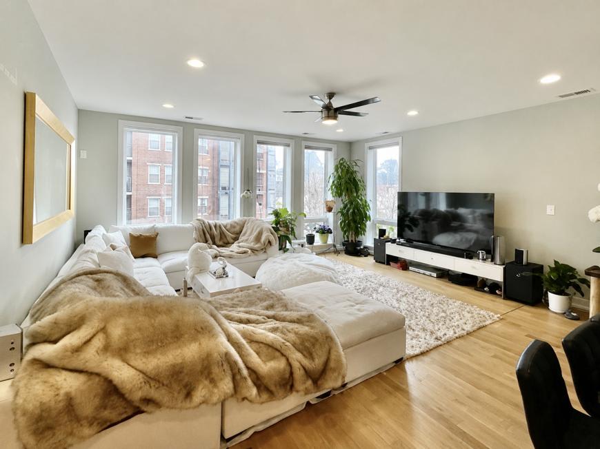 1008 North Larrabee St. – photo 2