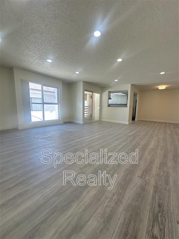 328 E Providencia Avenue – photo 3