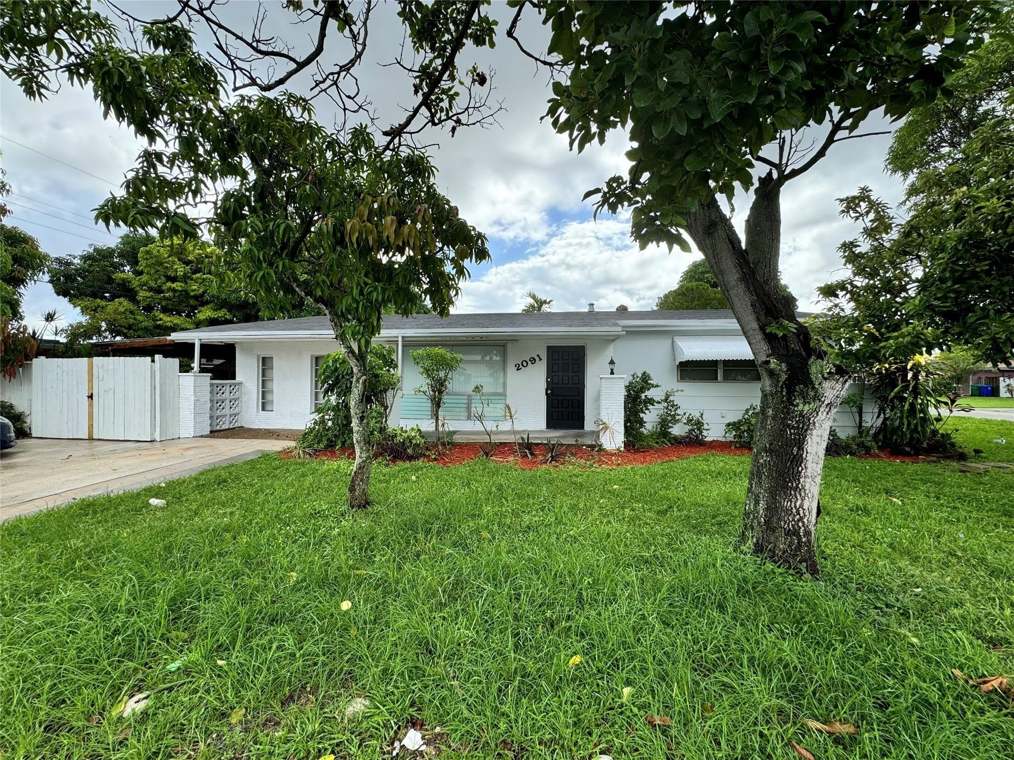 2091 Oleander Drive – photo 2