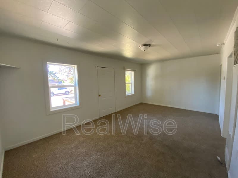 512 Pearl St – photo 2
