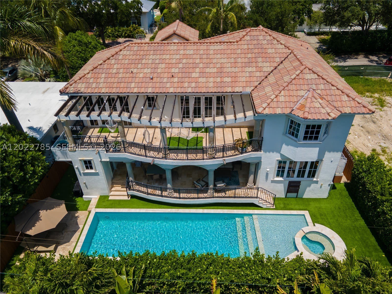 350 Redwood Ln – photo 2