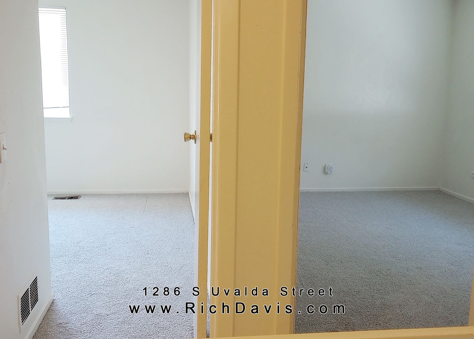 2 bed, 1 Bath, 900 sqft with washer/dryer hookups and 1 car garage – photo 5