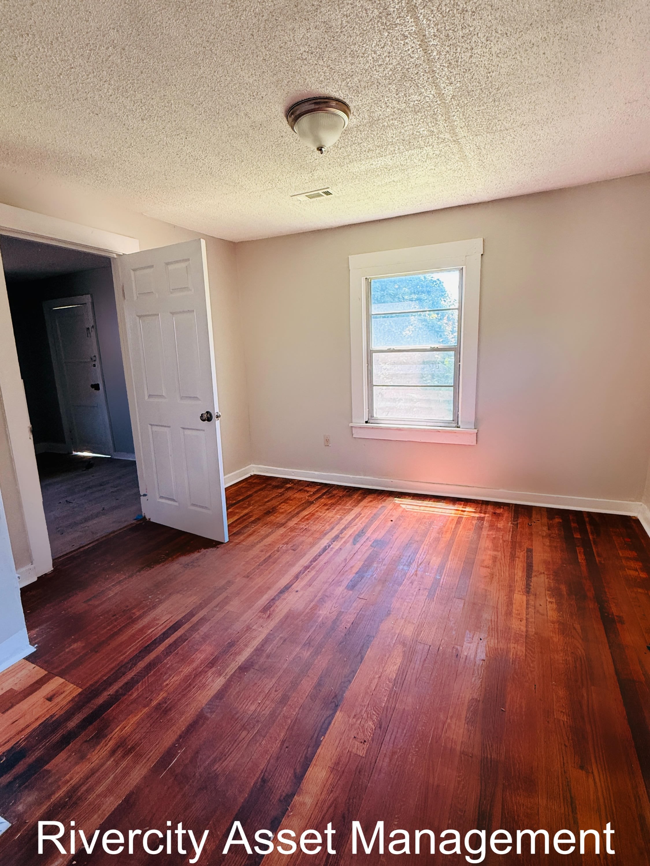 2133 Eldridge Avenue – photo 2