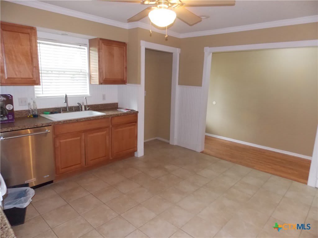 1309 Azalea Lane – photo 4