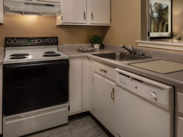 Yorktown Apartments – photo 5