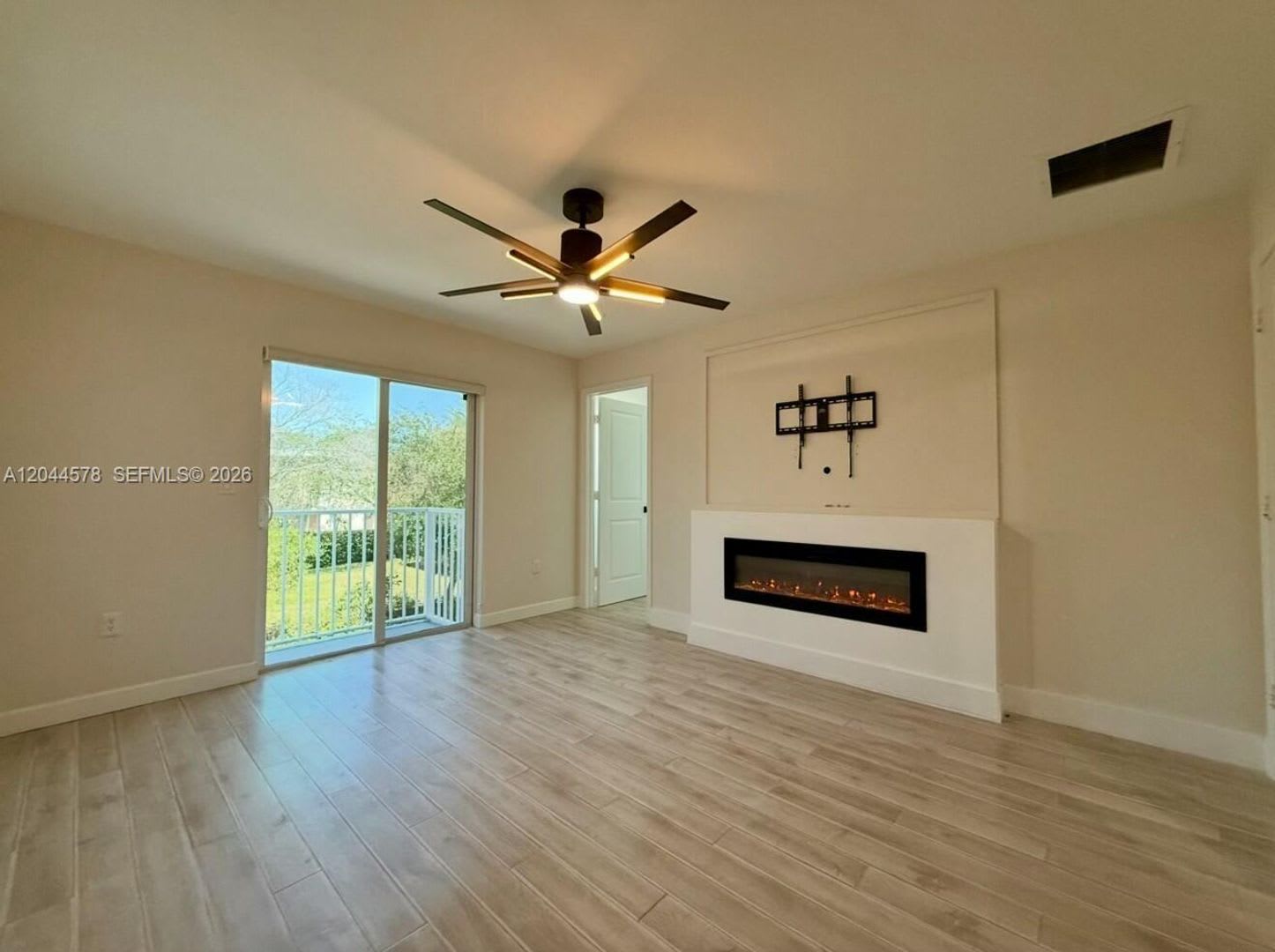 1035 Nw 2Nd Avenue Fort Lauderdale Fl 33311 6229 – photo 4
