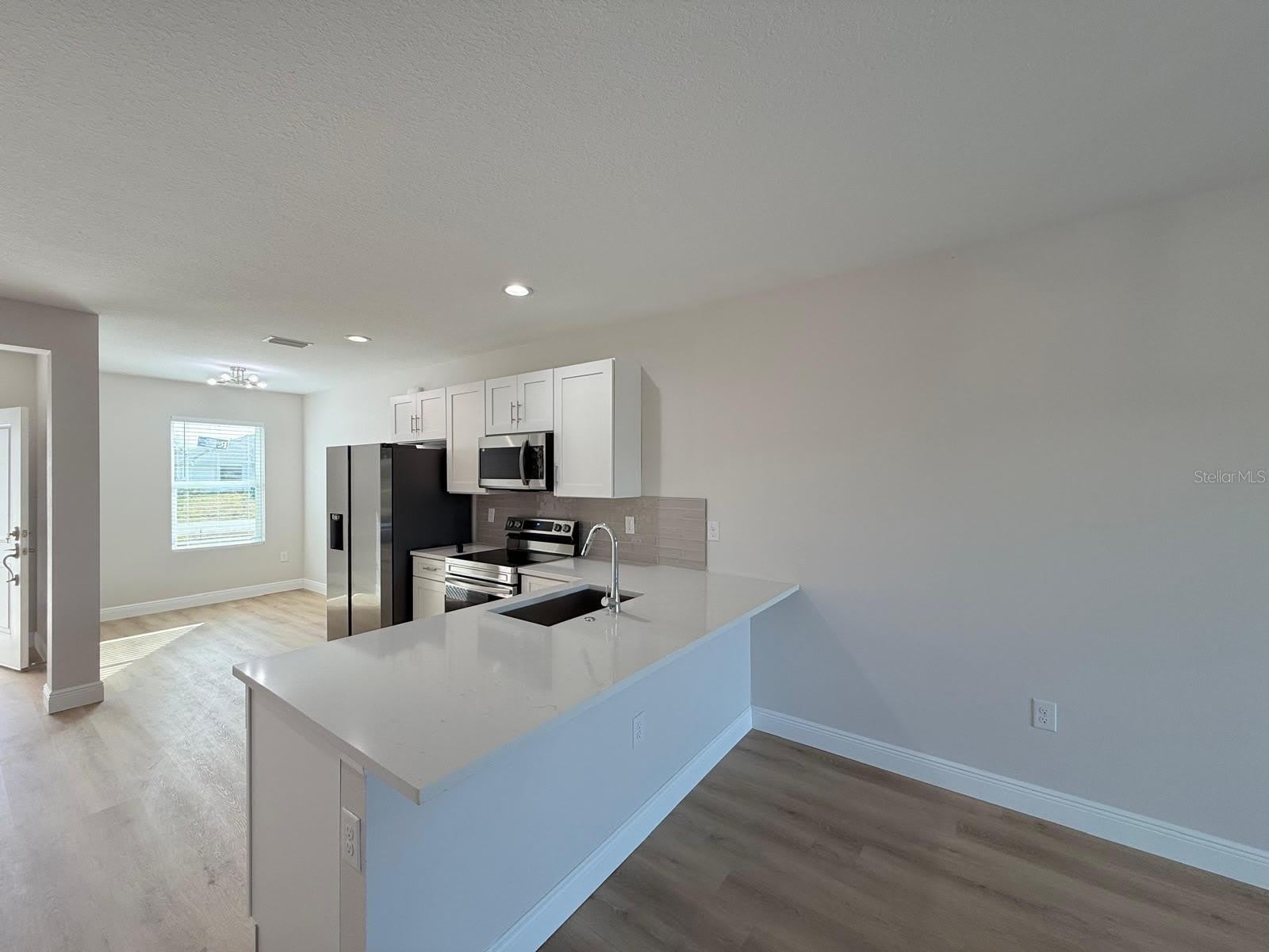 10336 PENDLETON Avenue – photo 4