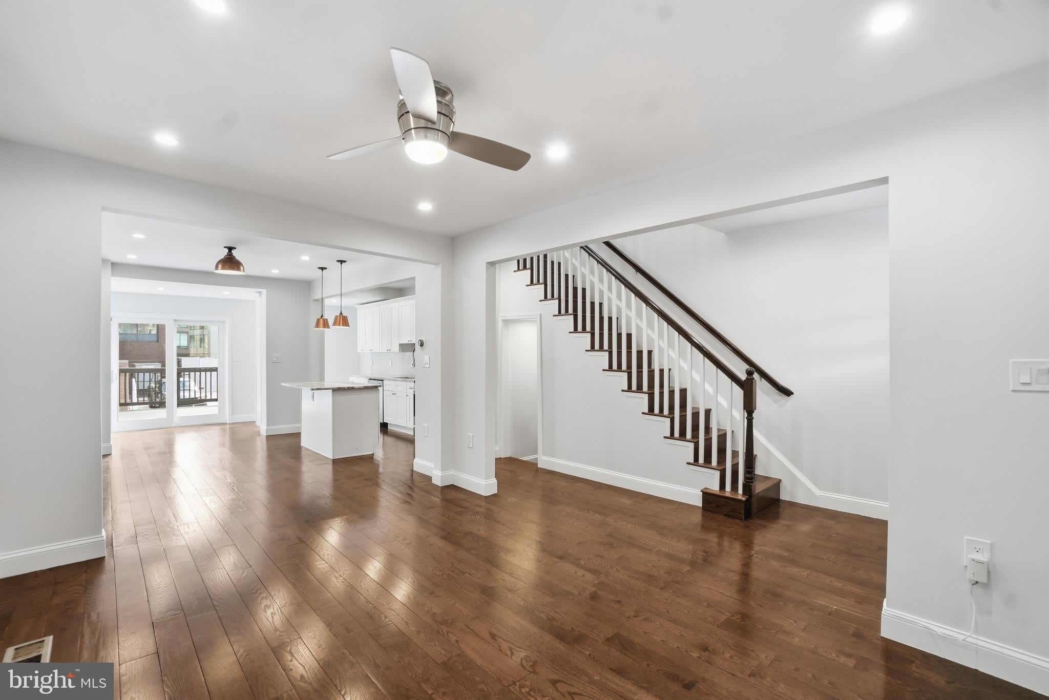 1118 Chicago Street Se – photo 3