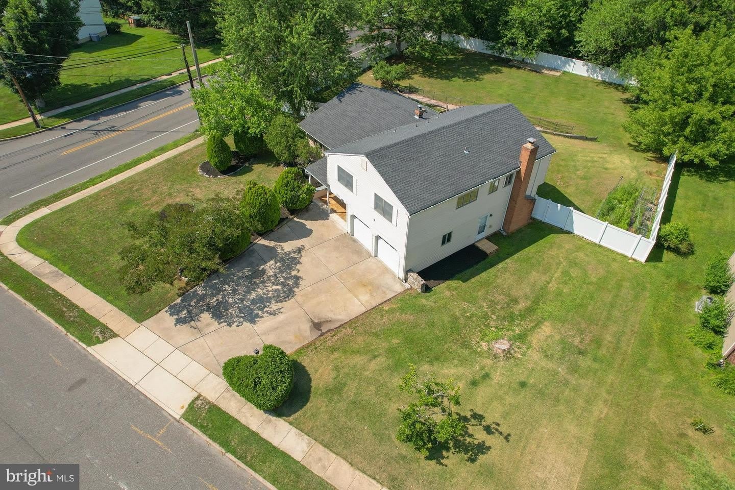 701 Crestbrook Ave – photo 3