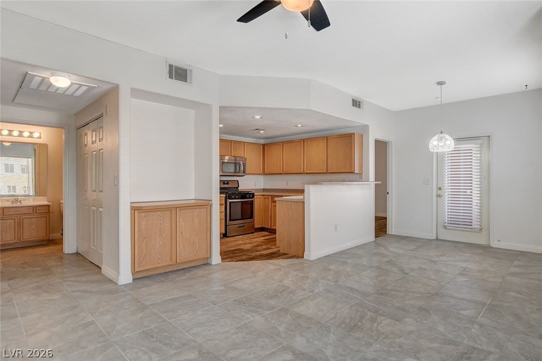 9580 W Reno Avenue – photo 5