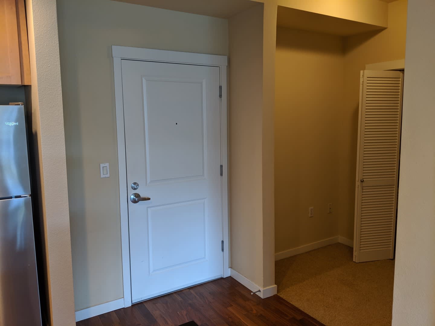 Beautiful 1 Bed 1 Bath Condo in Downtown Redmond – photo 2
