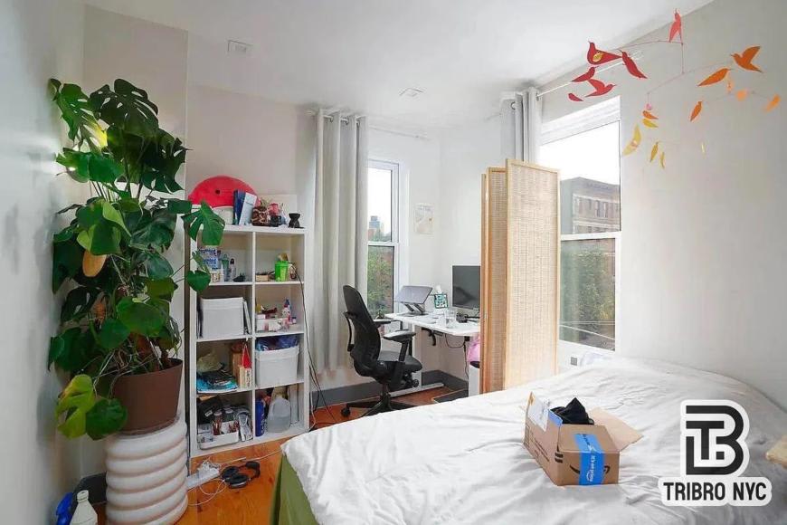 181 Greenpoint Avenue – photo 3
