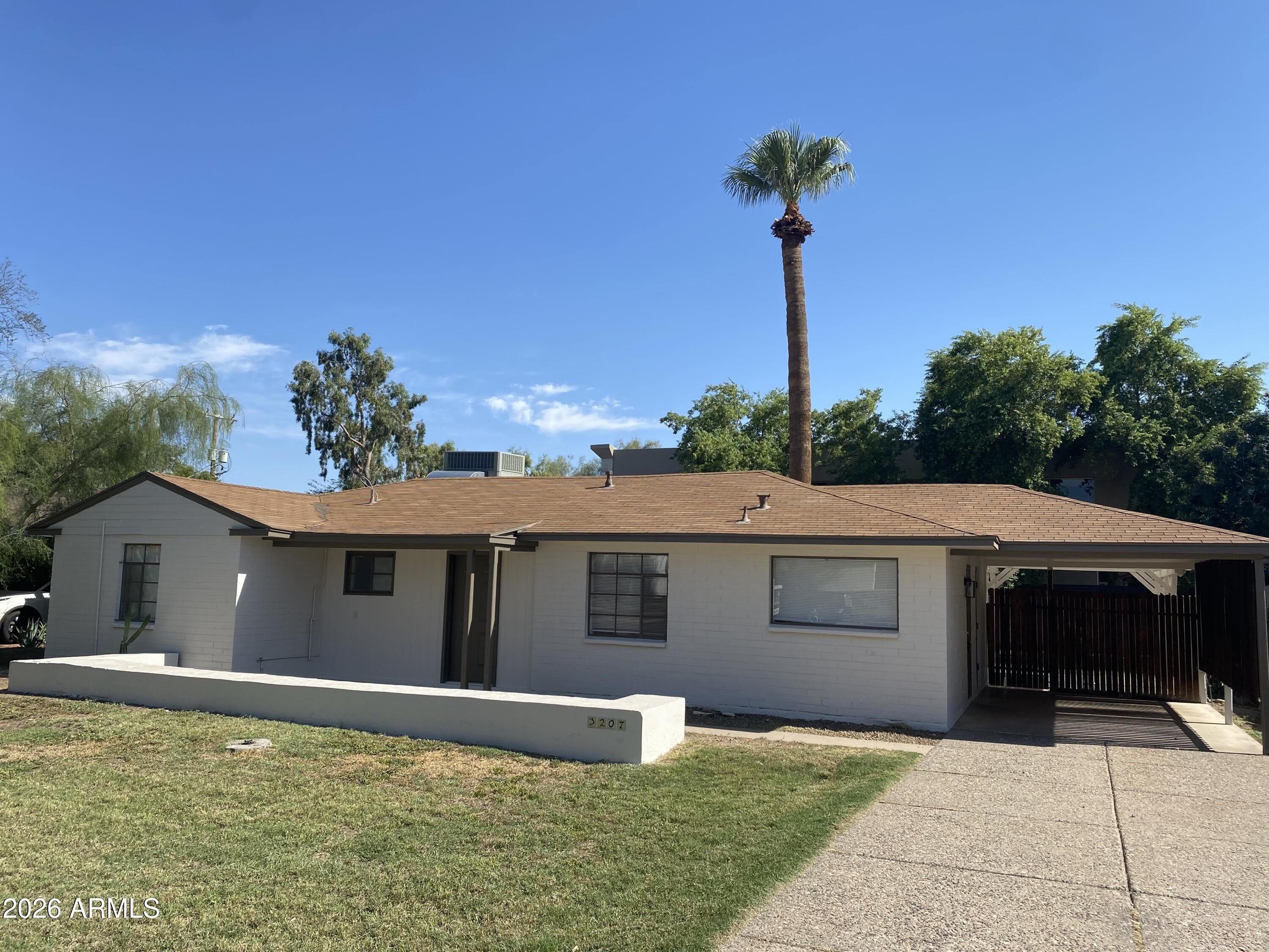 3207 E MEDLOCK Drive – photo 2