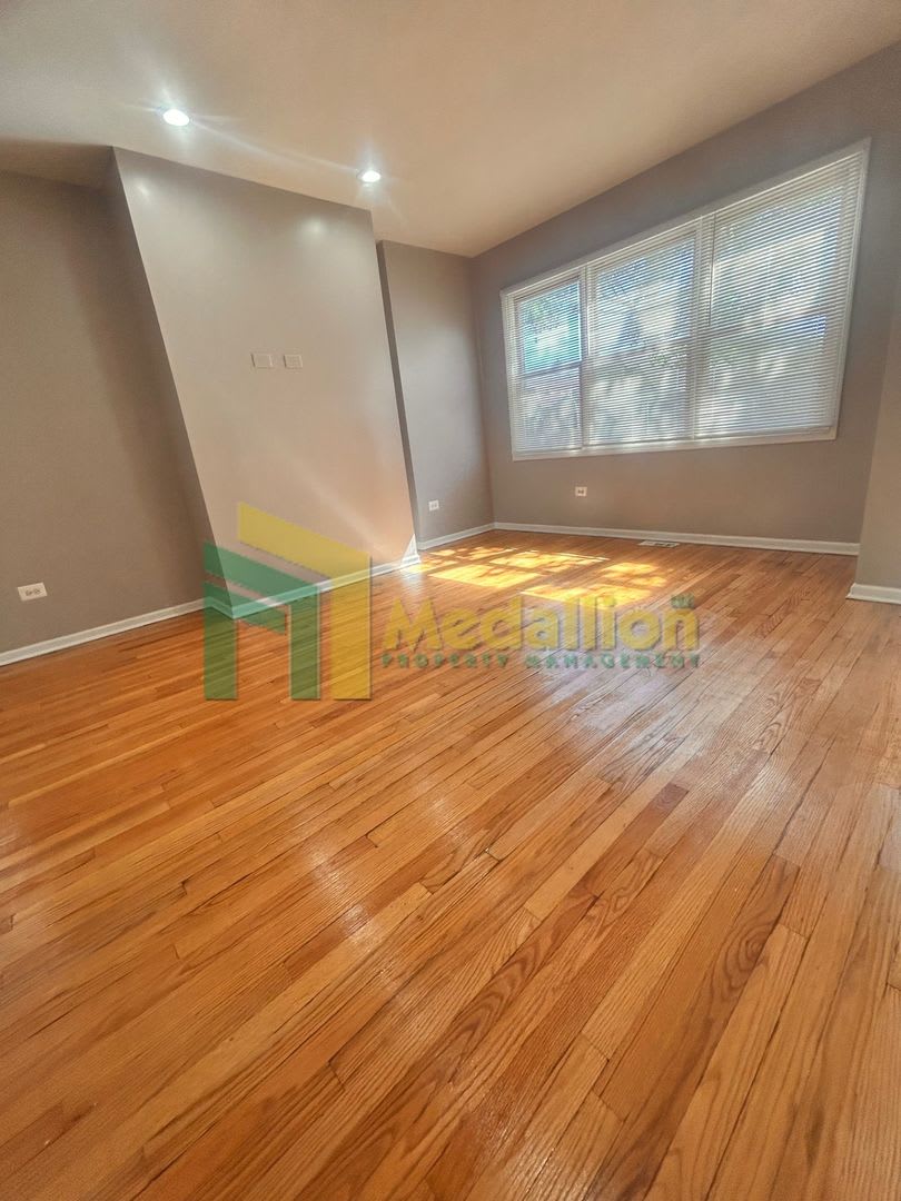 Spacious 4-Bedroom Home with Additional Living Space – photo 5