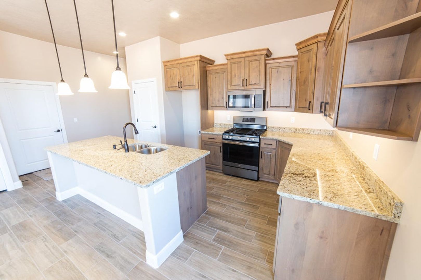 Dog Friendly 3 Bedroom Townhome in Hurricane – photo 2