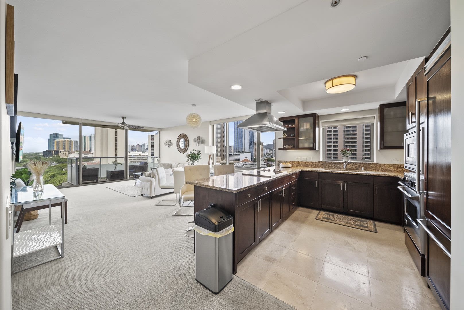 Watermark Waikiki Unit 901 w/ Panoramic Oceanviews – photo 5