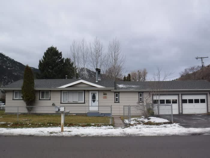 556 Montana Avenue – photo 1