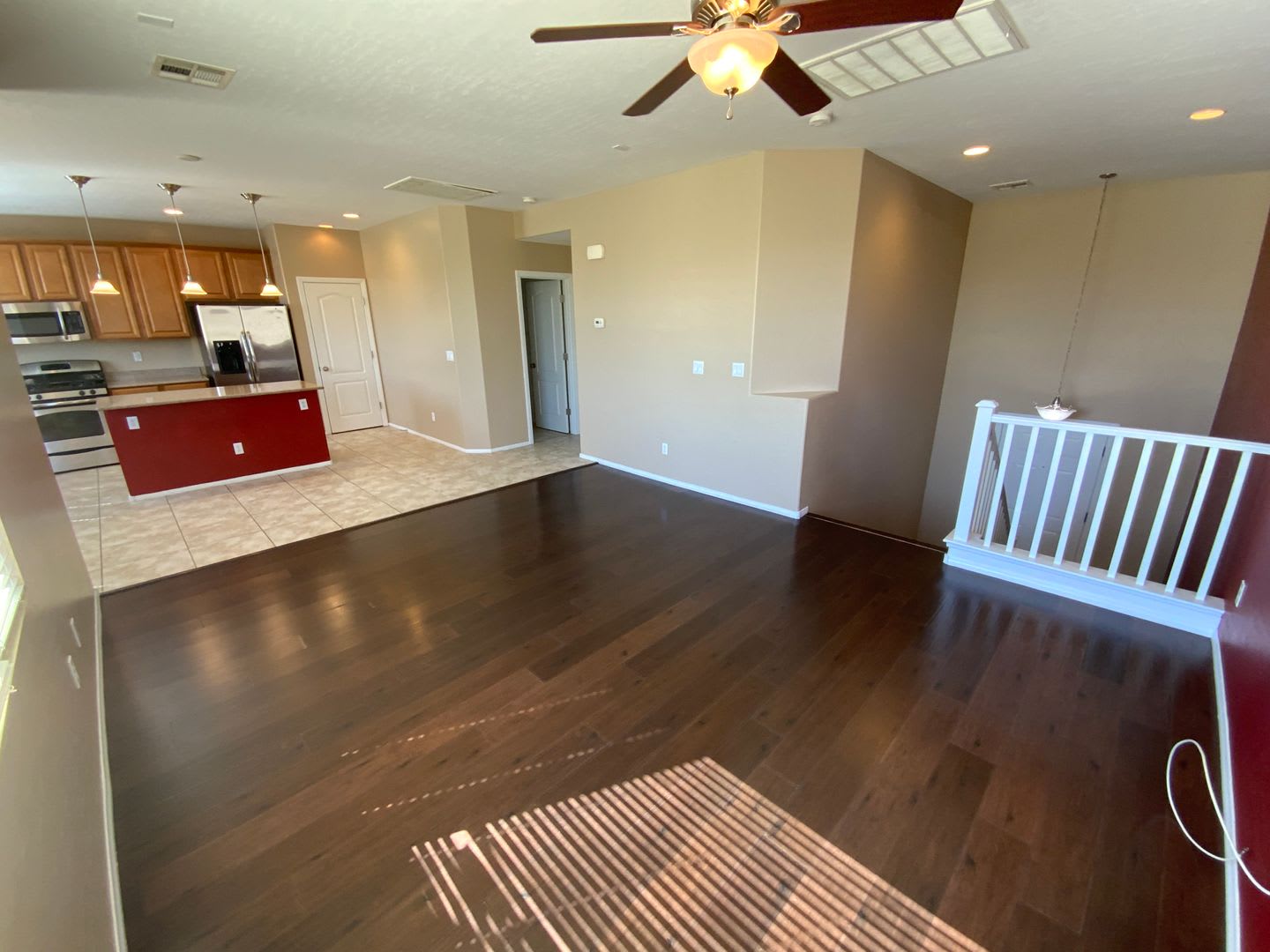 NW 3 BEDROOM WITH A LOFT, CLOSE TO COMMUNITY PLAYGROUND – photo 4