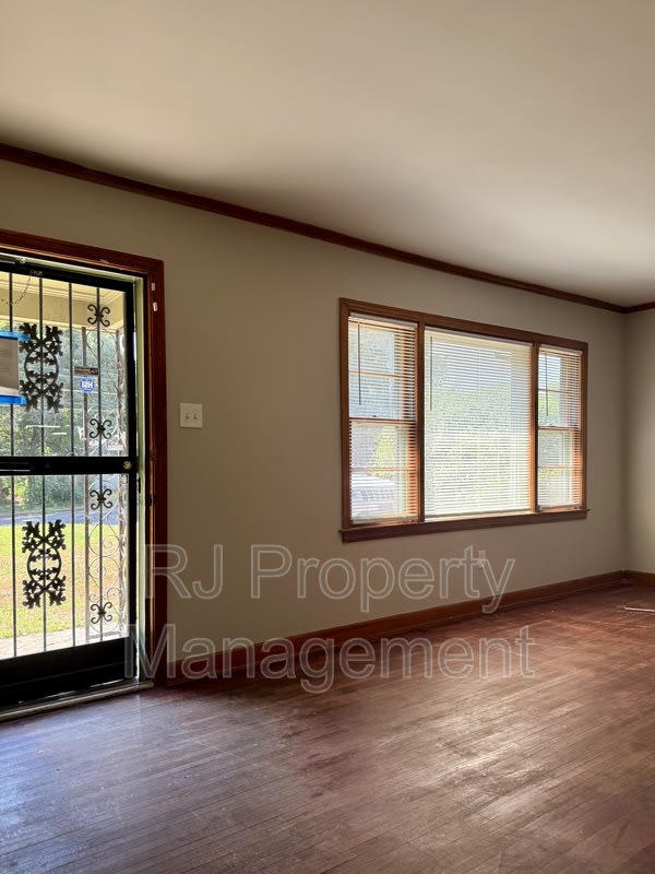 1834 Saint Elmo Ave – photo 4