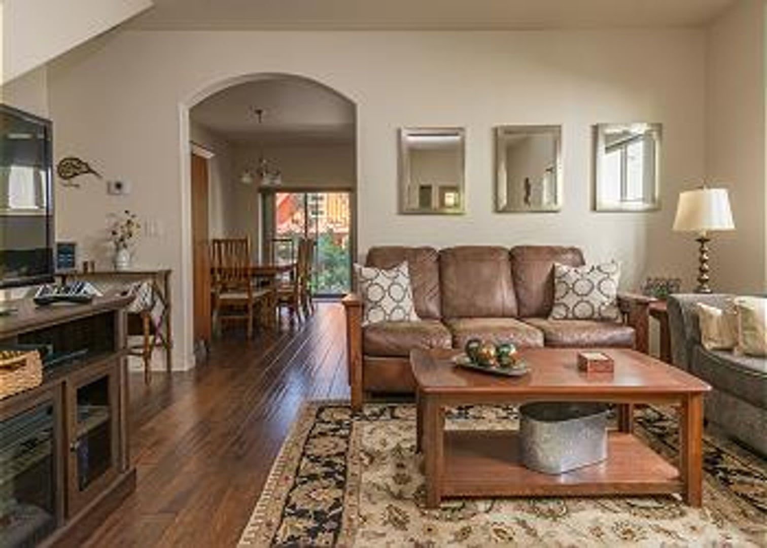 Beautifully Furnished Monthly Rental Home Within Walking Distance To Deschutes River Trail A Great Location – photo 3