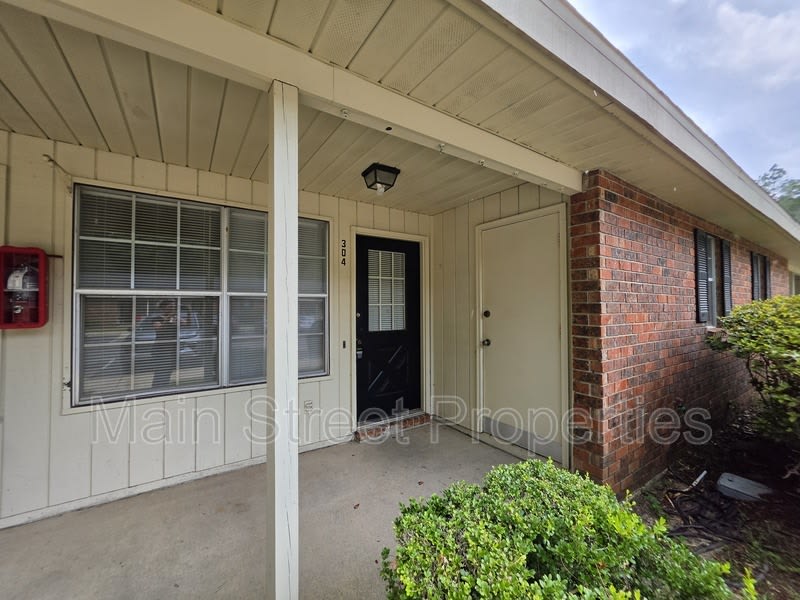 Milton – photo 1