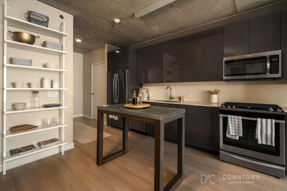 315 E Illinois – photo 4