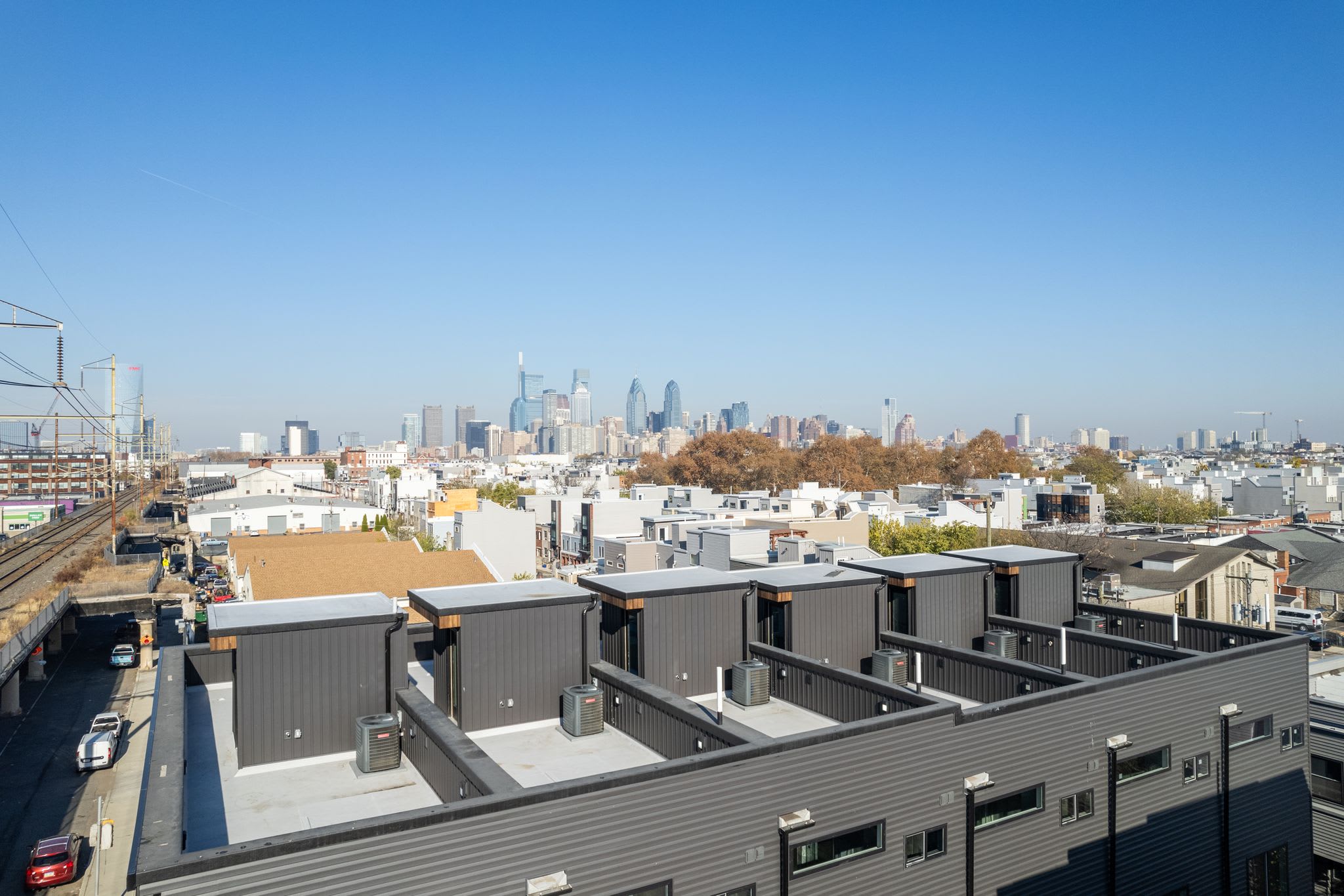 2460 Dickinson Street – photo 3