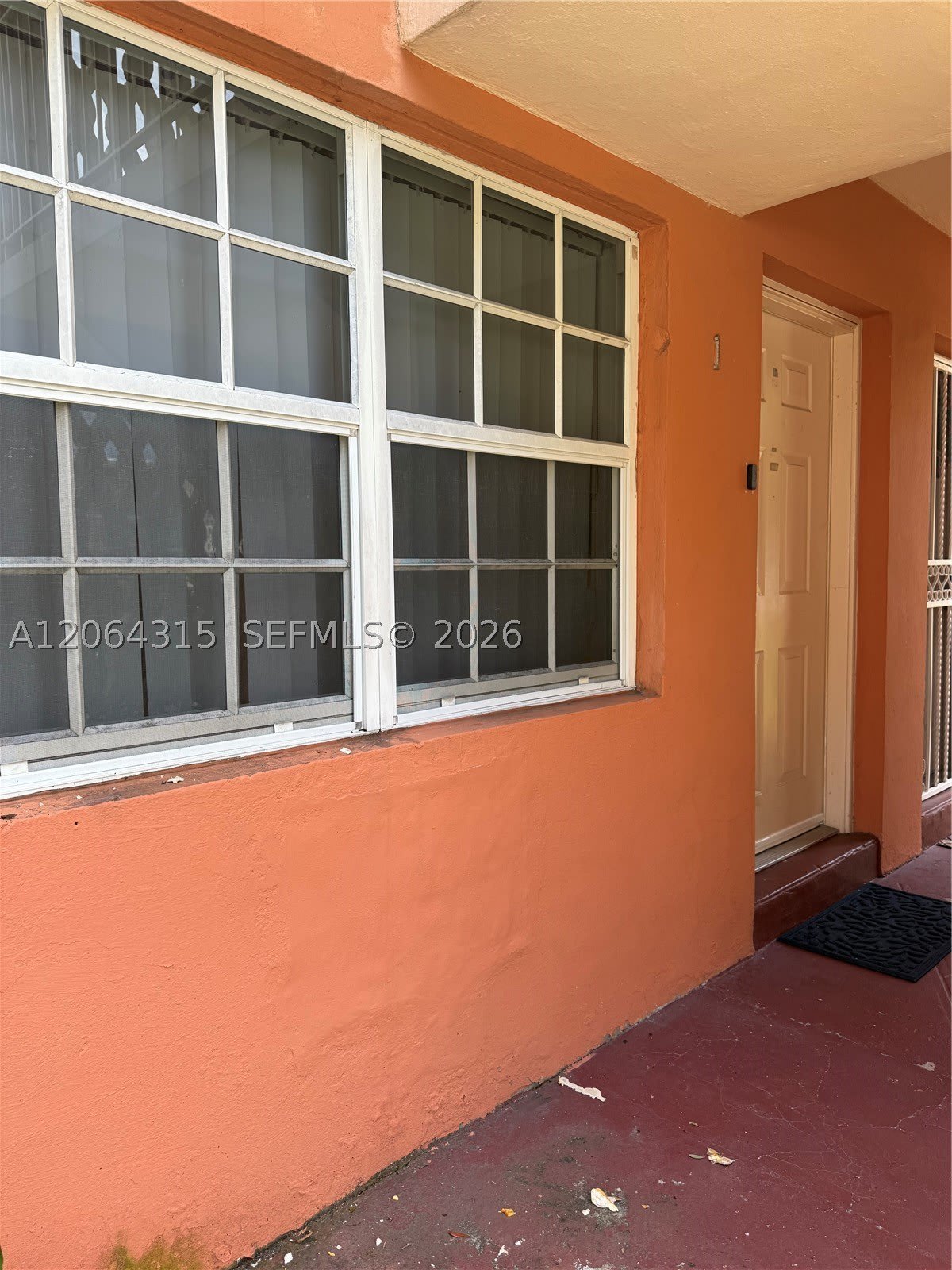 3660 SW 10th St – photo 2