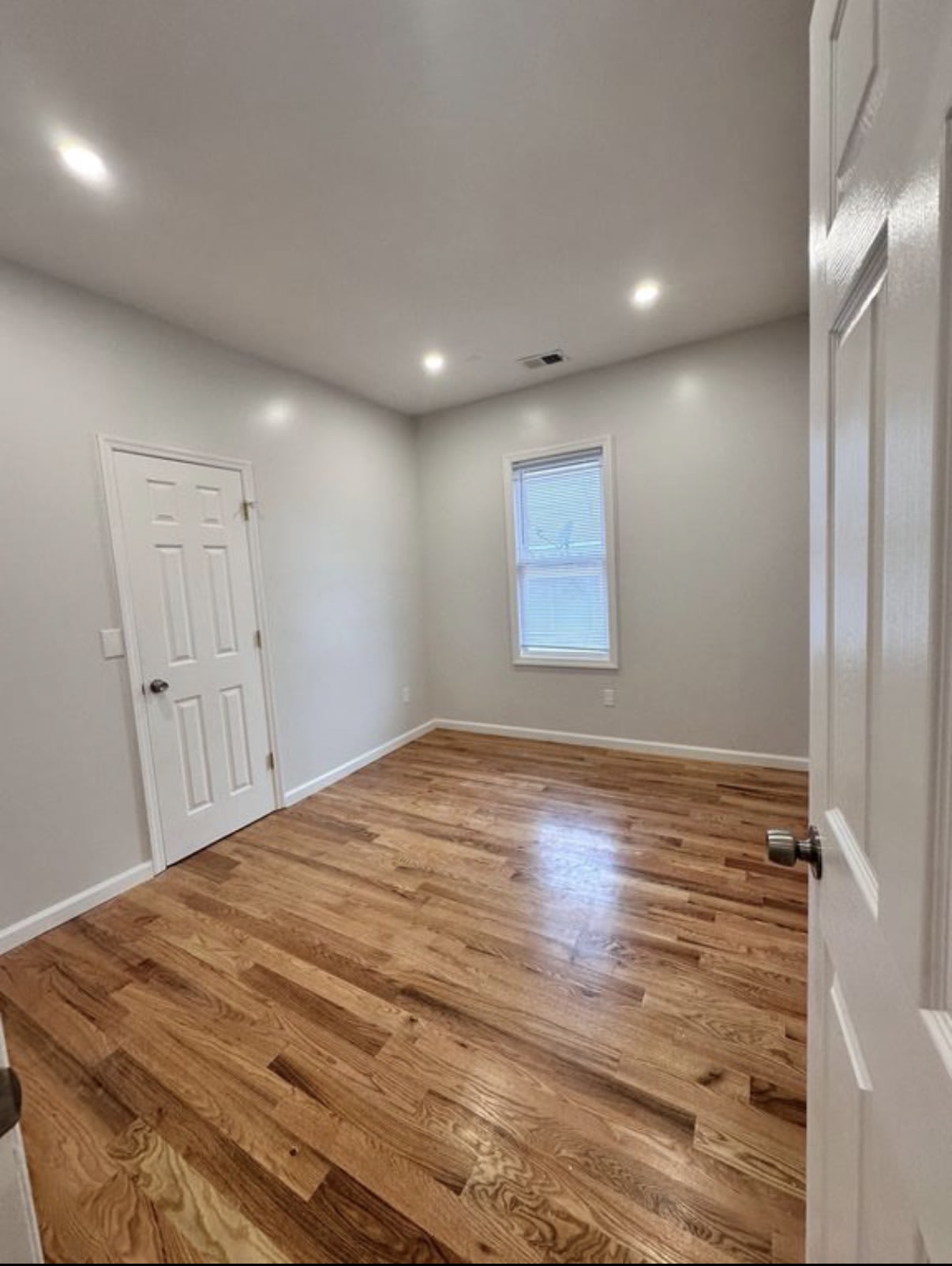 1300 Lincoln St – photo 4