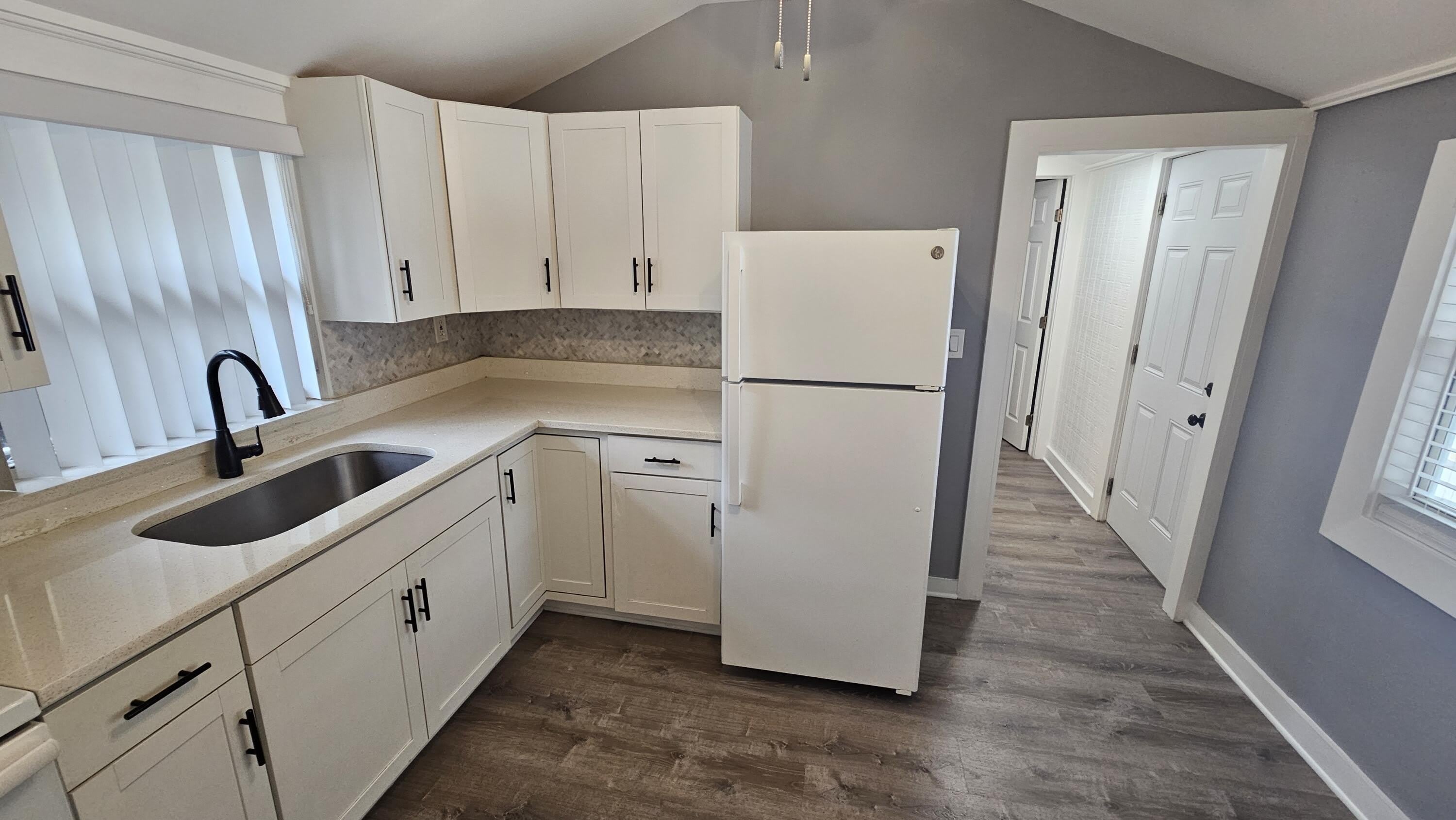 425 Ardmore Road – photo 4