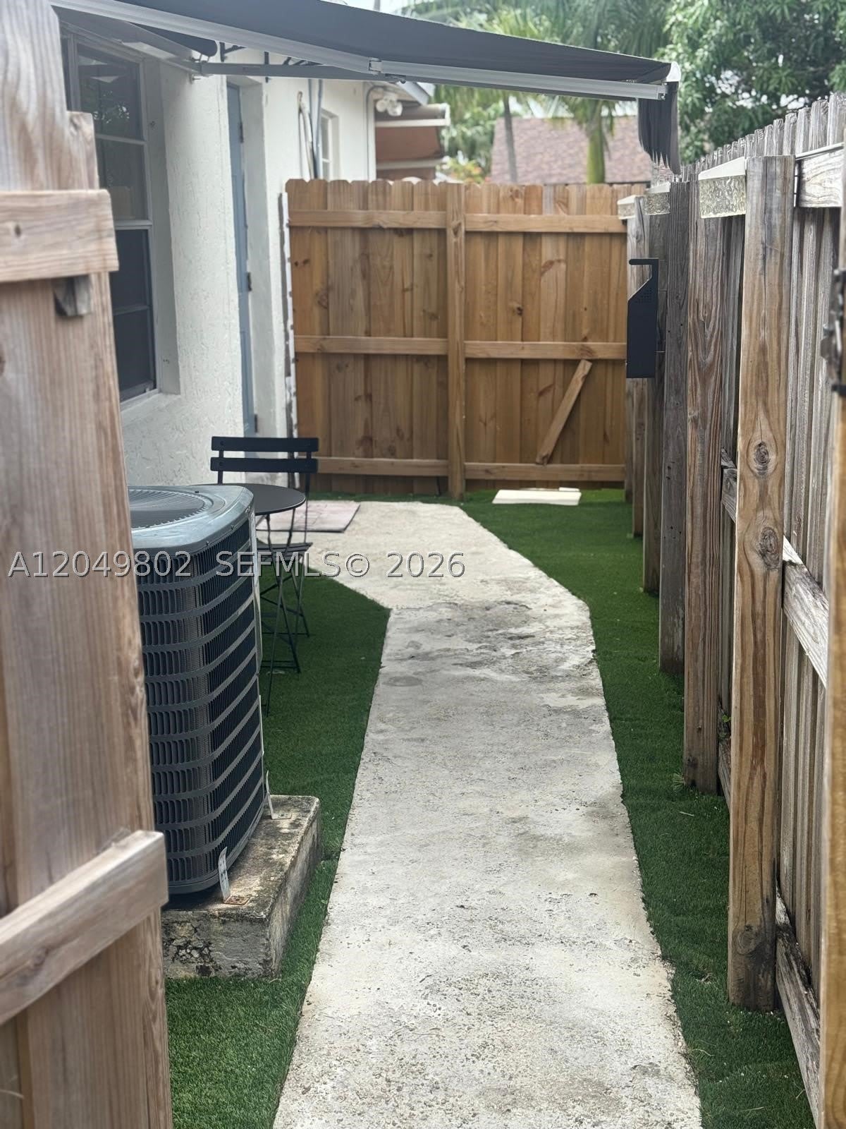 8230 SW 11th St – photo 2