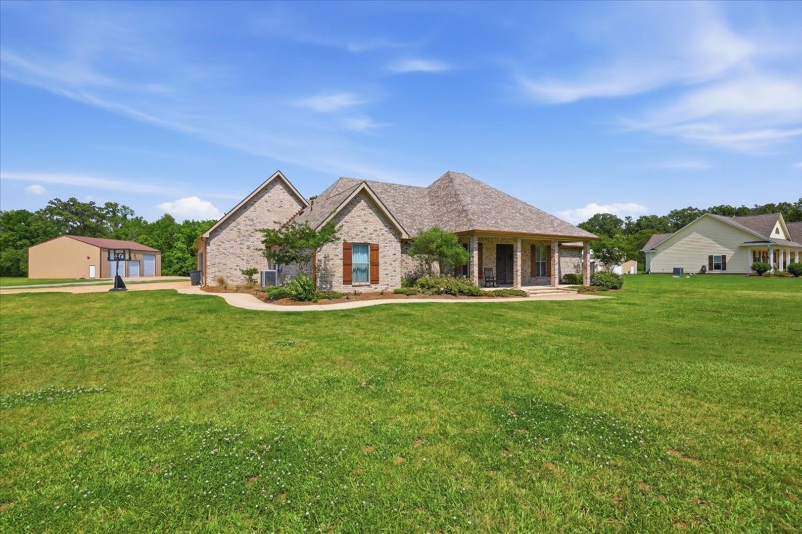 Fully Furnished Luxury Executive Estate On 4 3 Acres In Brandon Private Custom Home With Premium Features – photo 4