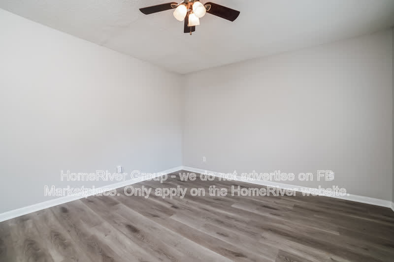 3175 Mayfair Dr – photo 5