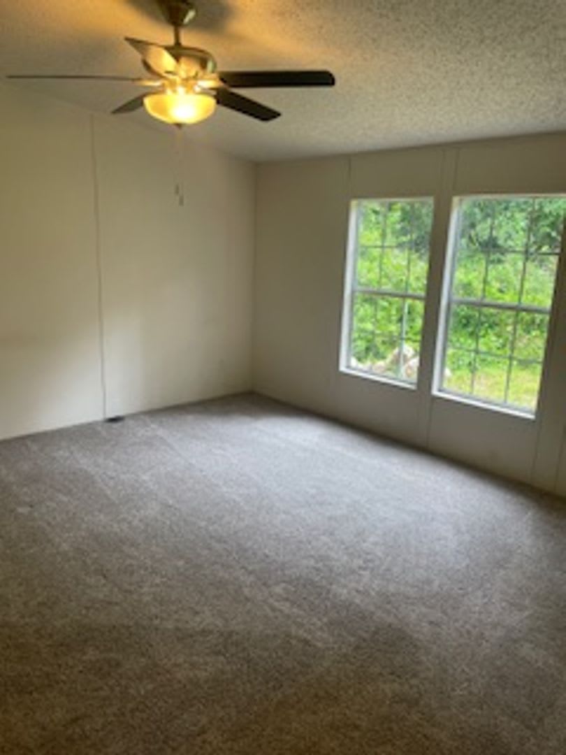 Quincy Mobile Home on 2 Acres – photo 4