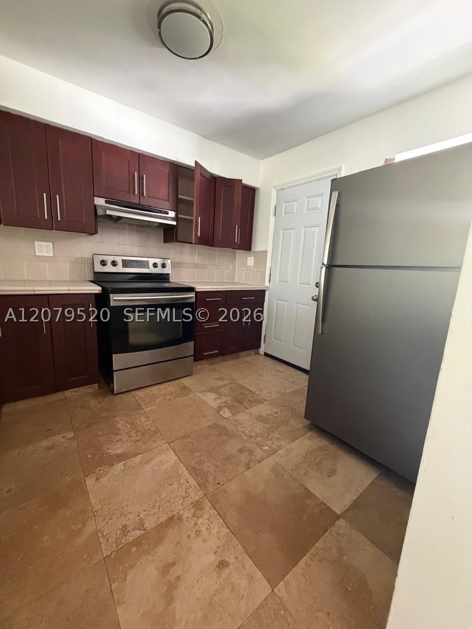 1400 NE 191st St – photo 2