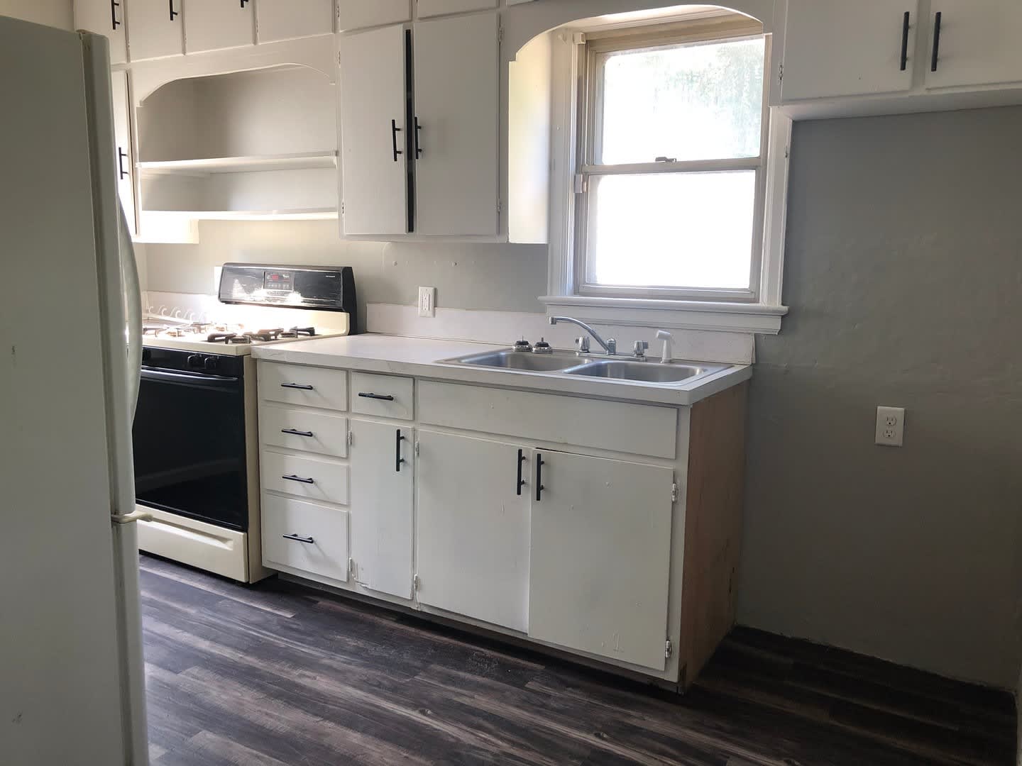 Updated 2 Bedroom, 1 Bathroom House for Rent located at 121 Butler in Waterloo – photo 3