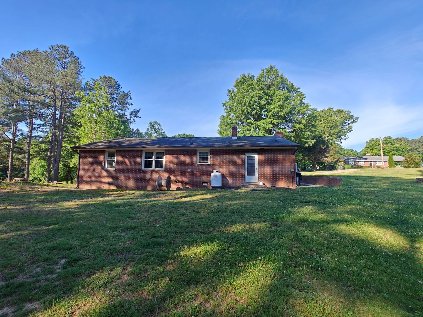 3 bedroom ranch style home in Amelia – photo 5