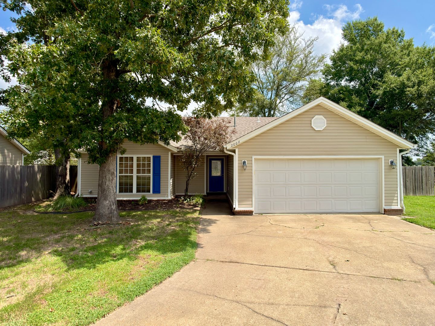 3 Bed, 2 Bath with Fenced Yard, Two-Car Garage, Brookland School District – photo 1