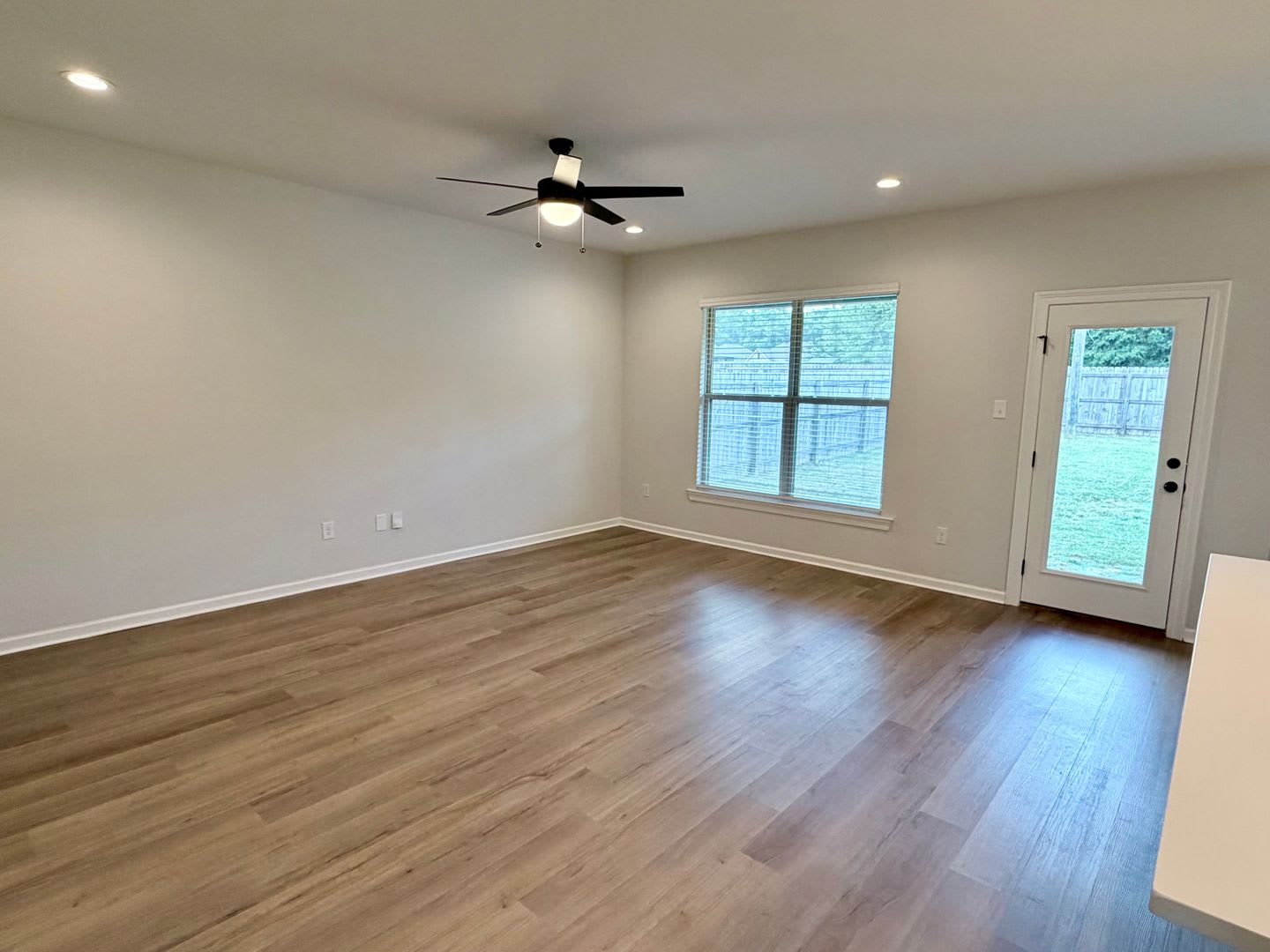 Spacious 3-Bedroom Home – photo 3