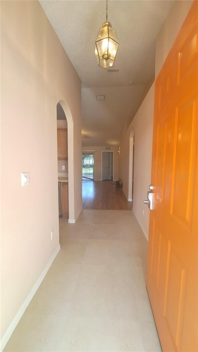 16 Lloshire Path – photo 4