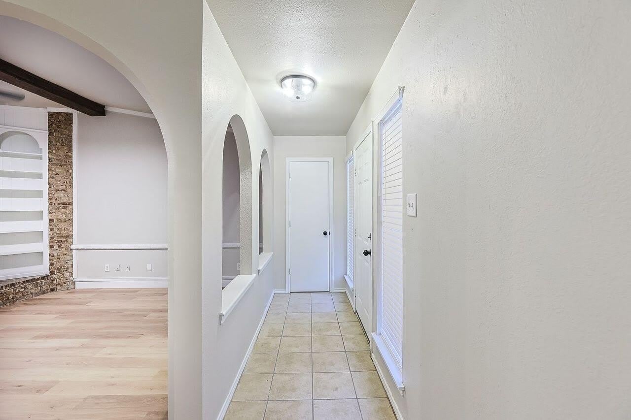 5711 3rd Street – photo 3