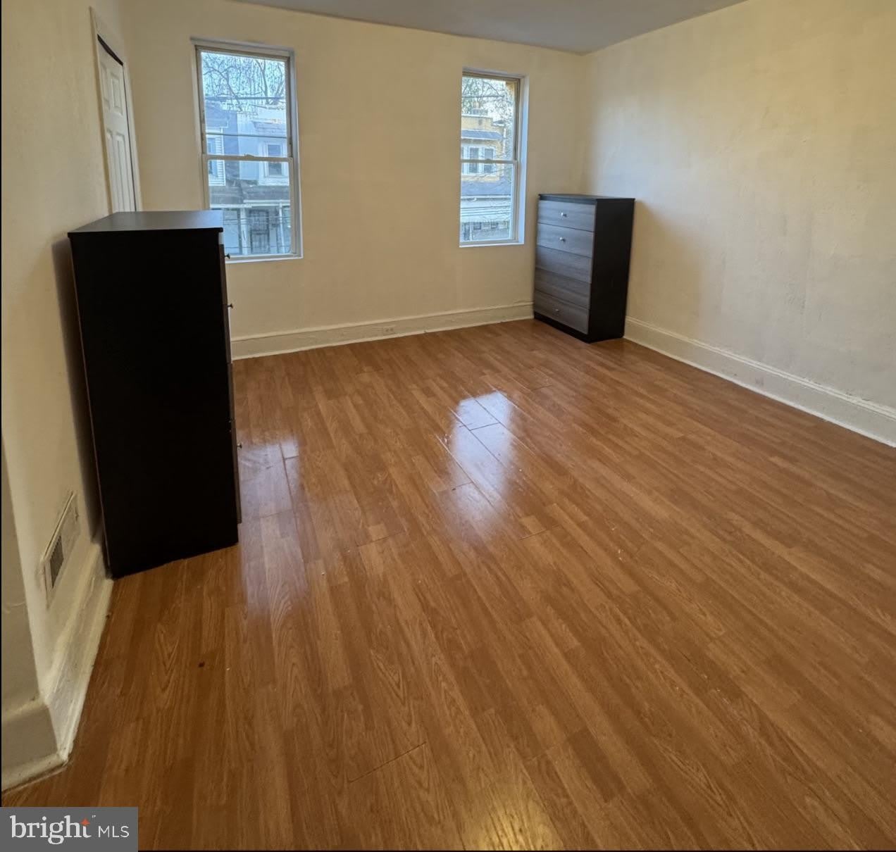269 E SHARPNACK Street – photo 2